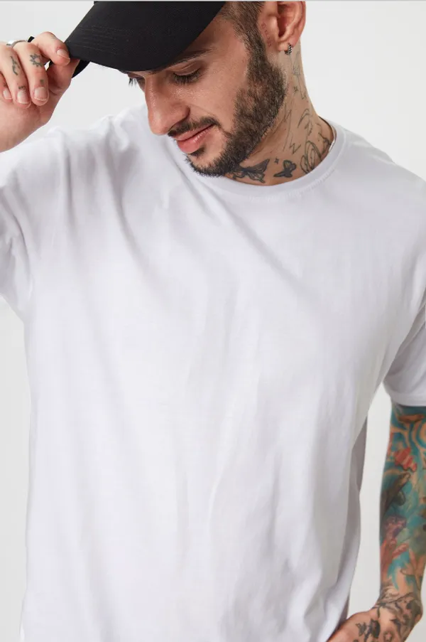White_Round_Neck_Cotton_Blend_Stylish_Fashionable_Tshirt_For_Men